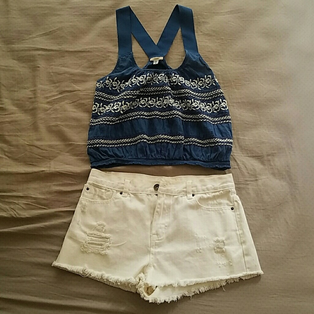 Embroidered crop top - Picture 2 of 4